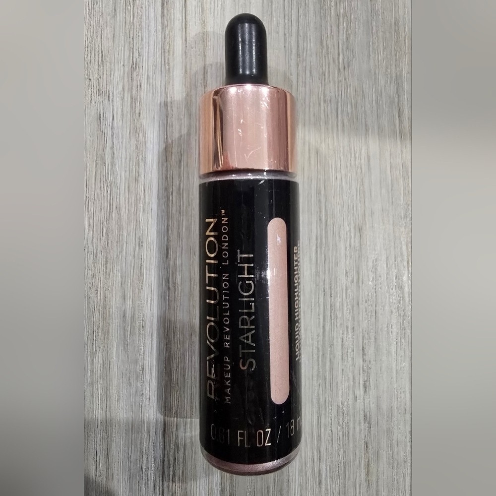 Makeup Revolution Liquid Highlighter Starlight .61 fl Oz New Sealed
